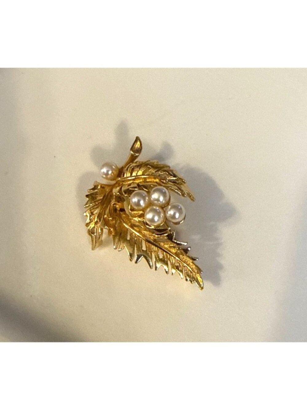 Vintage WEISS Pearl Cluster Brooch Pin Signed Rhinestone Gold Tone Mid Century
